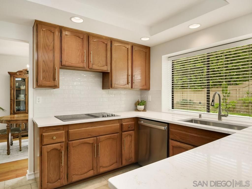 Image 15 of property listing at 1981 AVENIDA jOAQUIN, Encinitas, CA 92024