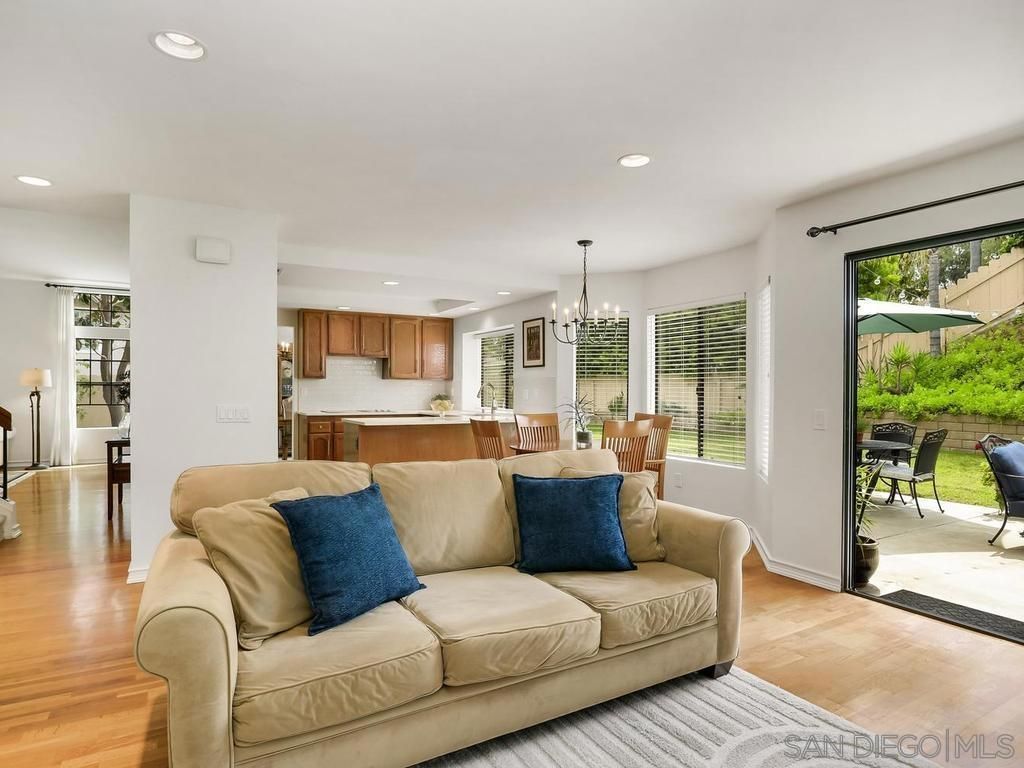 Image 21 of property listing at 1981 AVENIDA jOAQUIN, Encinitas, CA 92024