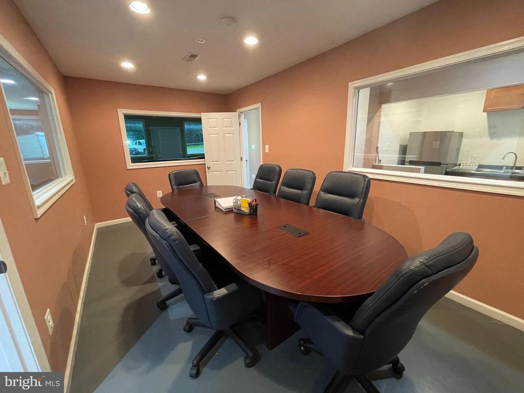 Image 6 of property listing at 531 KELLOGG MILL RD, Fredericksburg, VA 22406