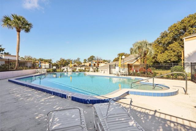 1051 S HIGHLAND STREET 3B, Mount Dora, FL 32757