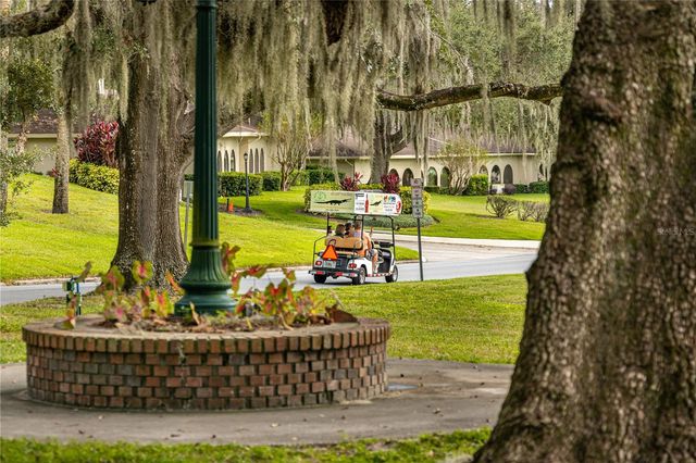 1051 S HIGHLAND STREET 3B, Mount Dora, FL 32757