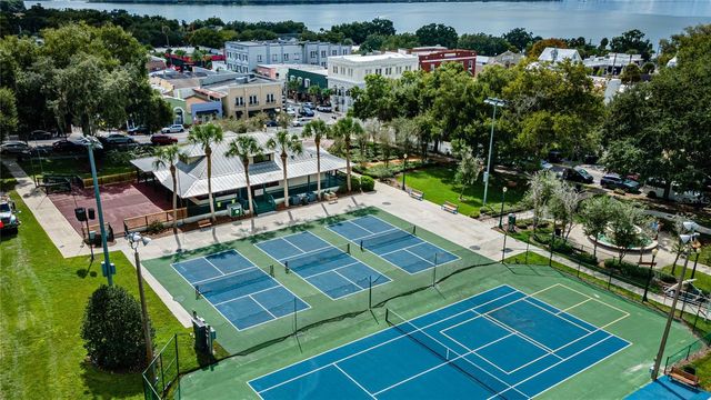 1051 S HIGHLAND STREET 3B, Mount Dora, FL 32757