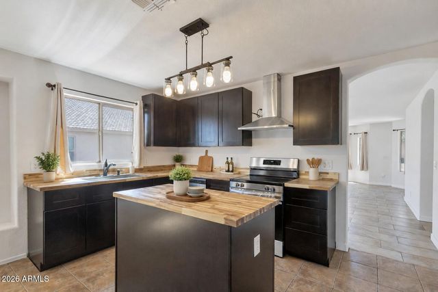1740 E FRANCISCO Drive, Phoenix, AZ 85042