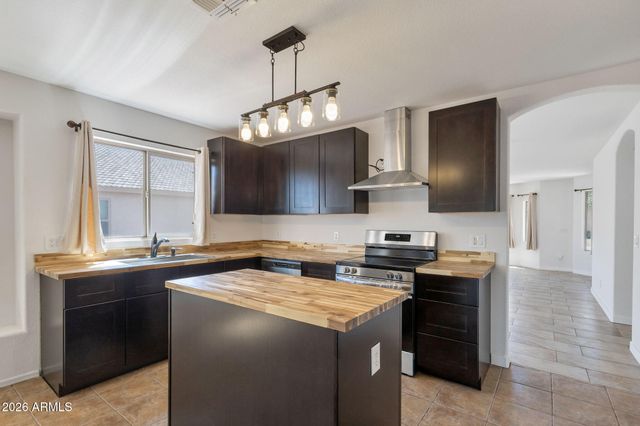 1740 E FRANCISCO Drive, Phoenix, AZ 85042