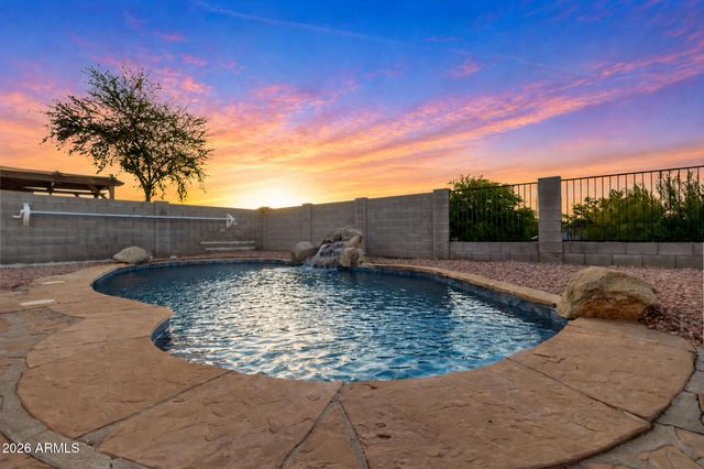 1740 E FRANCISCO Drive, Phoenix, AZ 85042