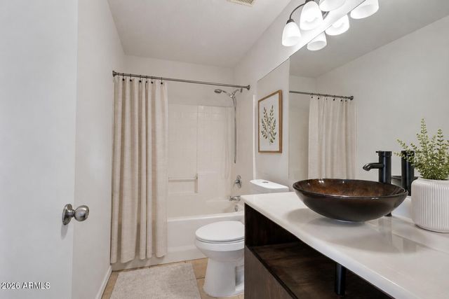 1740 E FRANCISCO Drive, Phoenix, AZ 85042