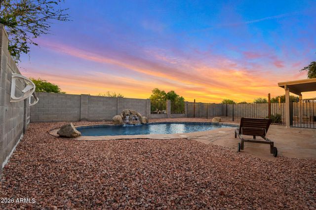 1740 E FRANCISCO Drive, Phoenix, AZ 85042