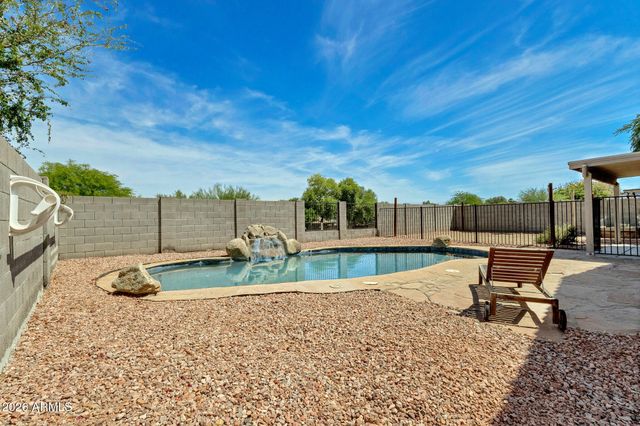 1740 E FRANCISCO Drive, Phoenix, AZ 85042
