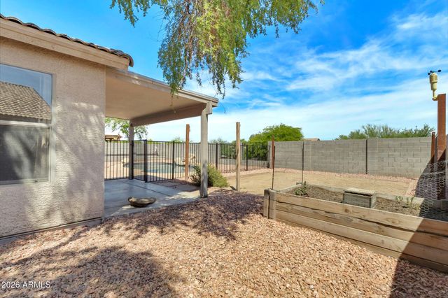 1740 E FRANCISCO Drive, Phoenix, AZ 85042