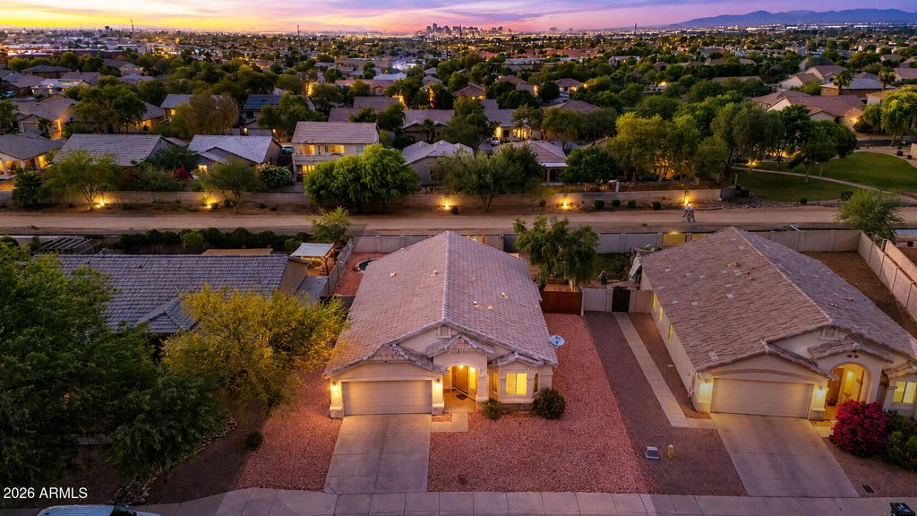 1740 E FRANCISCO Drive, Phoenix, AZ 85042 — photo 5
