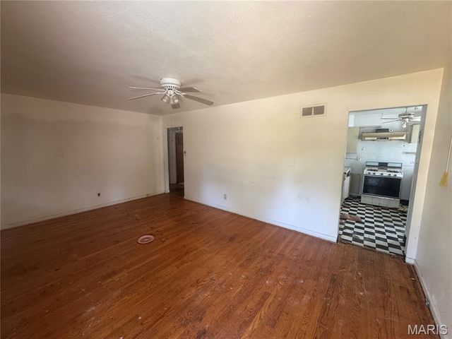 9163 Loganberry Lane, Bel Ridge, MO 63121