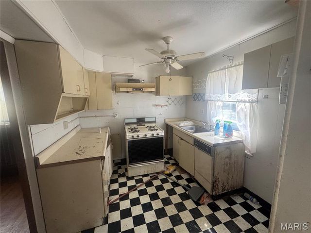 9163 Loganberry Lane, Bel Ridge, MO 63121