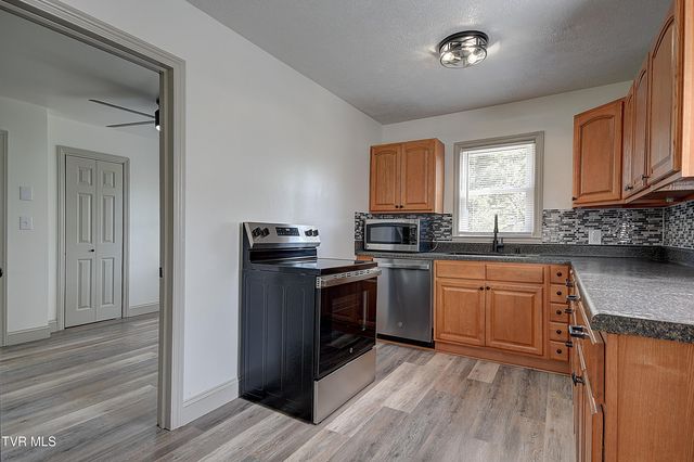 633 Jackson Street, Kingsport, TN 37660