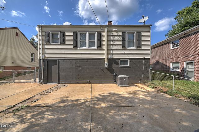 633 Jackson Street, Kingsport, TN 37660