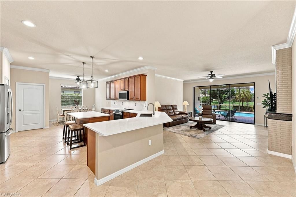3817 Ruby WAY, NAPLES, FL 34114 — photo 4
