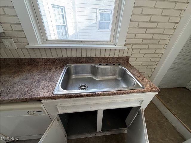 1020 W Prospect Road, Ashtabula, OH 44004