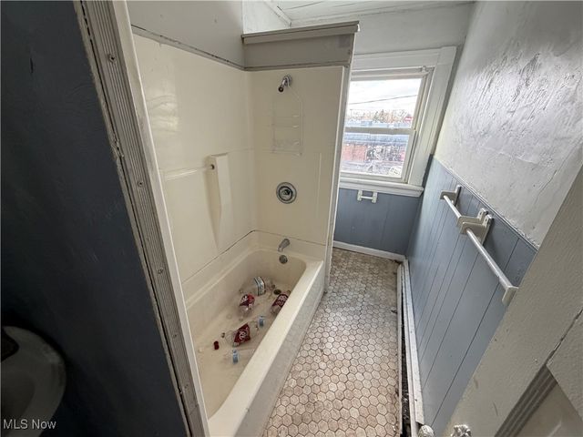 1020 W Prospect Road, Ashtabula, OH 44004