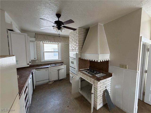 1020 W Prospect Road, Ashtabula, OH 44004