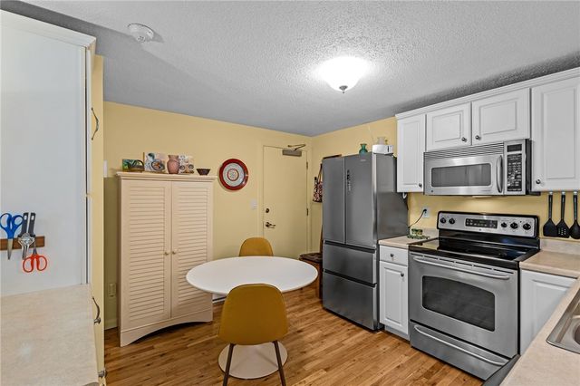 4080 Post Road 10, Warwick, RI 02886