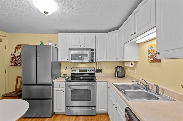 4080 Post Road 10, Warwick, RI 02886