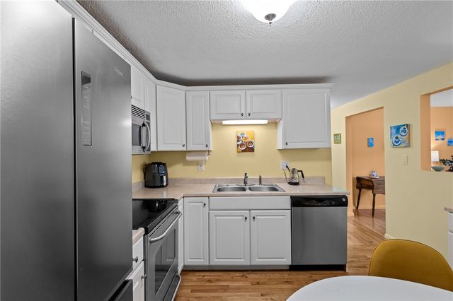 4080 Post Road 10, Warwick, RI 02886