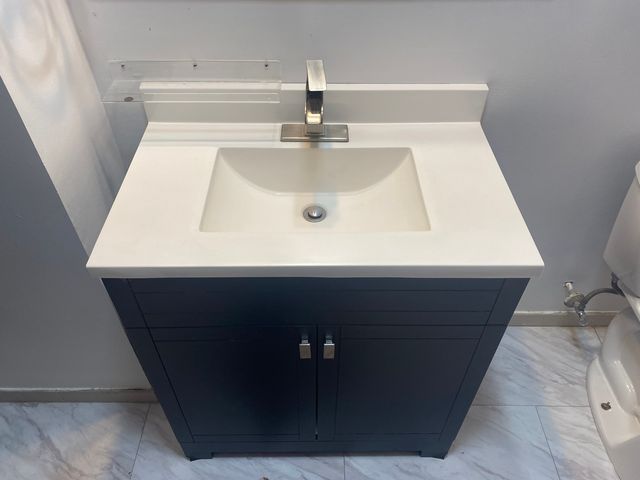 7433 N Damen Avenue, Chicago, IL 60645