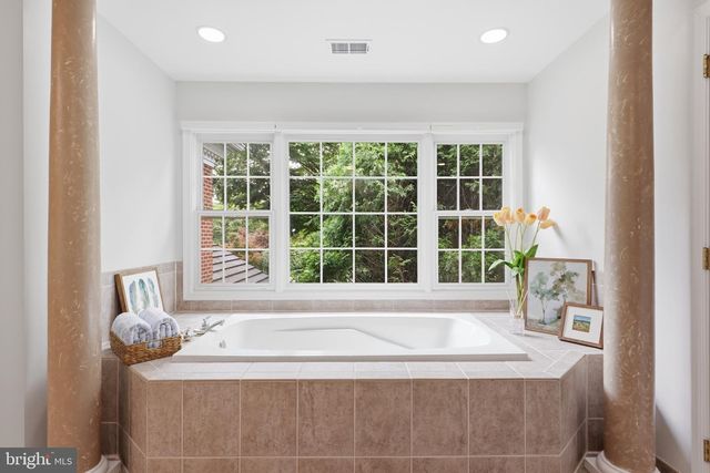 10807 HIDDEN TRAIL CT, Potomac, MD 20854