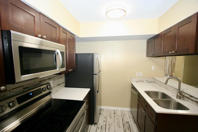 17331 Red Oak Drive D 34, Houston, TX 77090