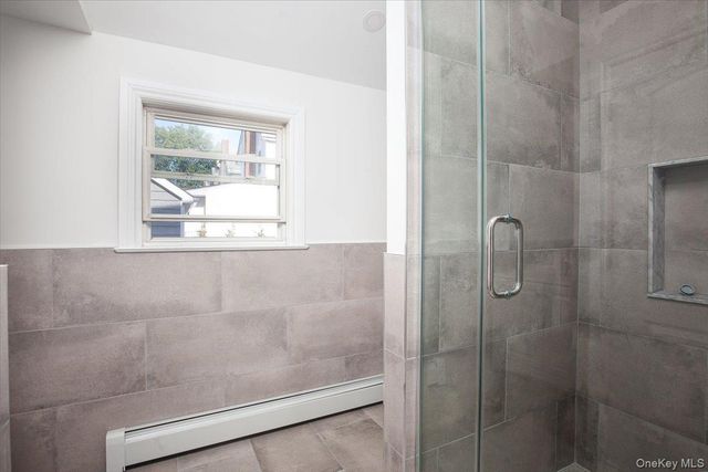 310 Columbus Parkway, Mineola, NY 11501