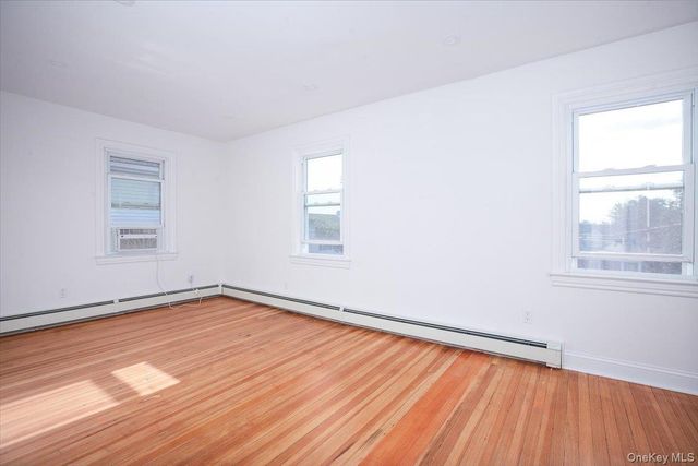 310 Columbus Parkway, Mineola, NY 11501