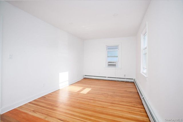 310 Columbus Parkway, Mineola, NY 11501