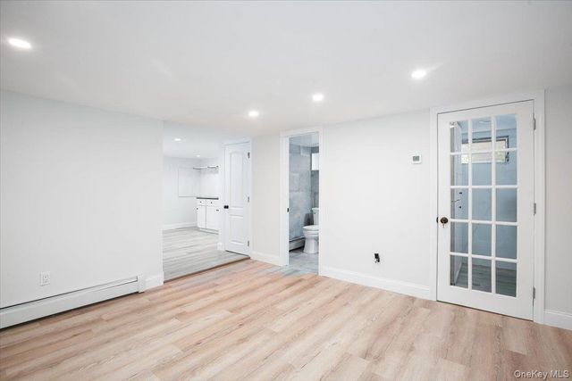 310 Columbus Parkway, Mineola, NY 11501