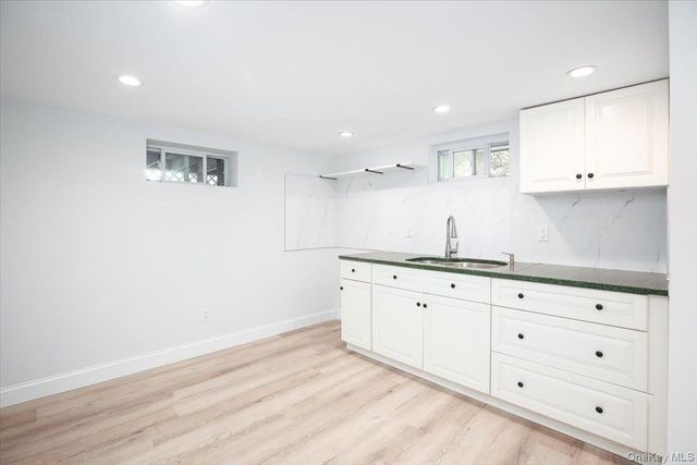 310 Columbus Parkway, Mineola, NY 11501