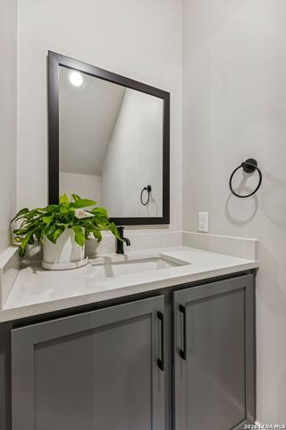 130 Rose Ln Unit 102, San Antonio, TX 78212