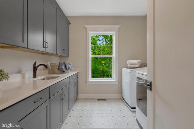 16020 KEYMER HILL CT, Hamilton, VA 20158