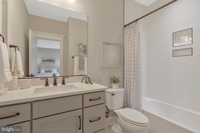 16020 KEYMER HILL CT, Hamilton, VA 20158