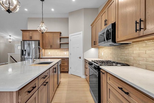 4915 Lincoln WAY, Sheboygan, WI 53083