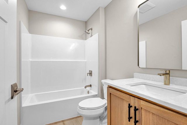 4915 Lincoln WAY, Sheboygan, WI 53083