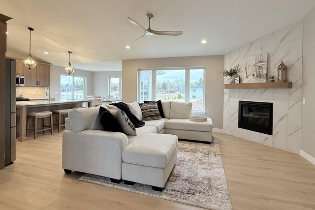 4915 Lincoln WAY, Sheboygan, WI 53083