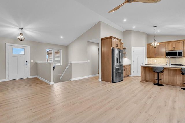 4915 Lincoln WAY, Sheboygan, WI 53083