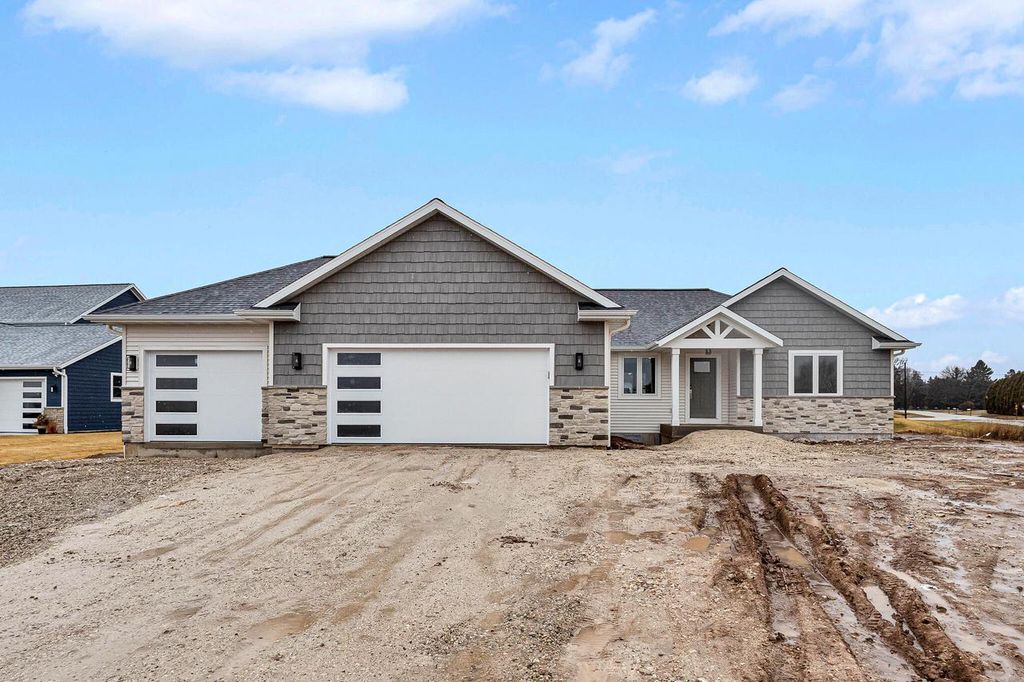 4915 Lincoln WAY, Sheboygan, WI 53083