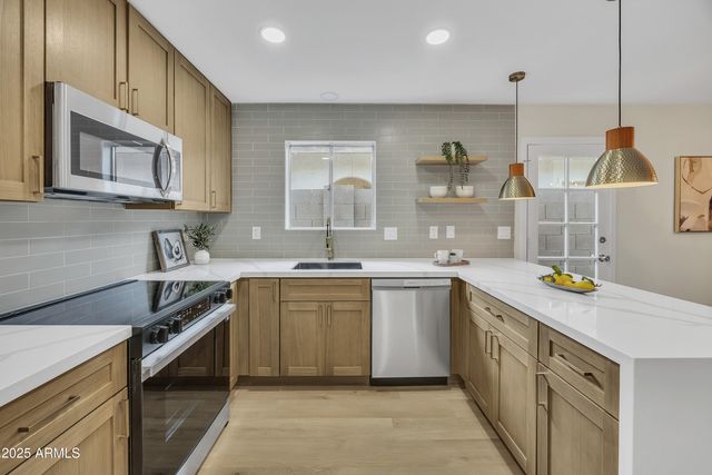 434 E ROYAL PALMS Drive, Mesa, AZ 85203