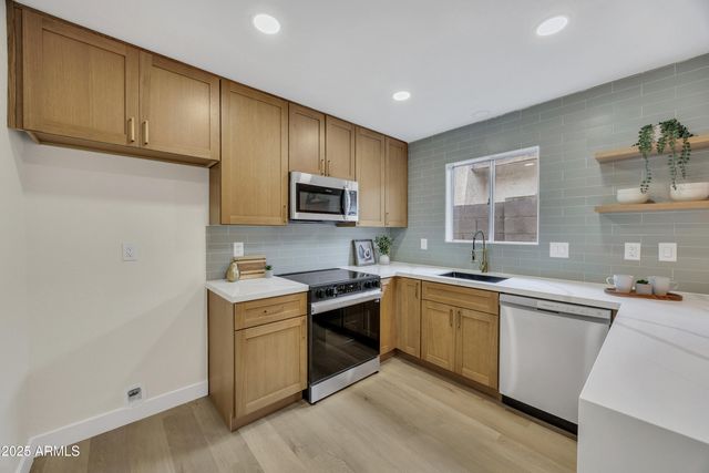 434 E ROYAL PALMS Drive, Mesa, AZ 85203