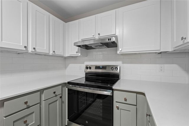 2062 N Kantz Lane, Fayetteville, AR 72703