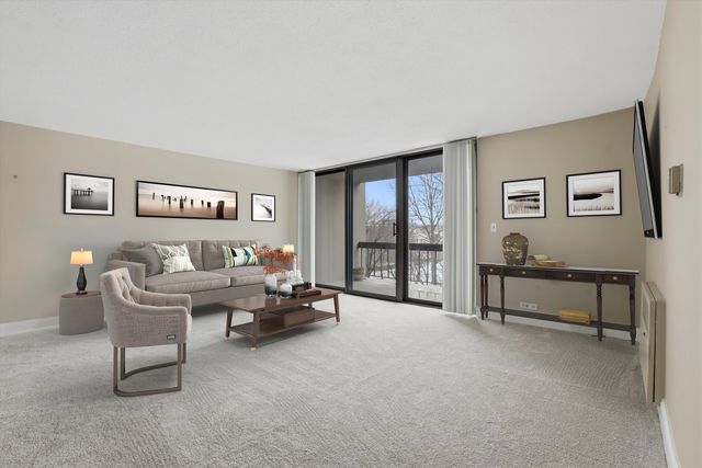 1110 Grove Street 2C, Downers Grove, IL 60515