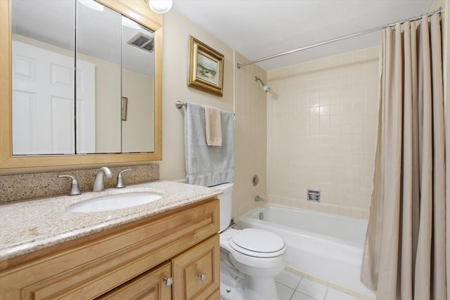 1110 Grove Street 2C, Downers Grove, IL 60515