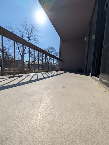 1110 Grove Street 2C, Downers Grove, IL 60515