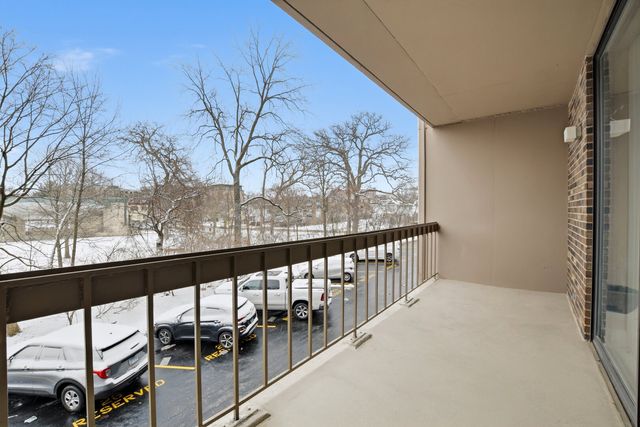 1110 Grove Street 2C, Downers Grove, IL 60515