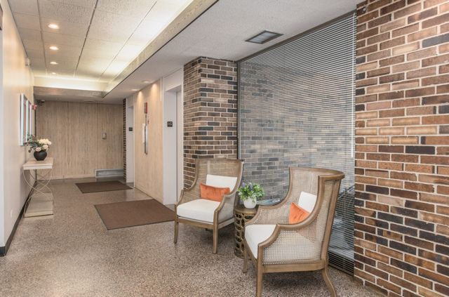 1110 Grove Street 2C, Downers Grove, IL 60515