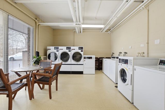 1110 Grove Street 2C, Downers Grove, IL 60515